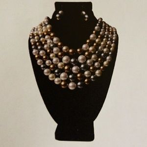 MULTI COLORED LAYERED PEARLSET
